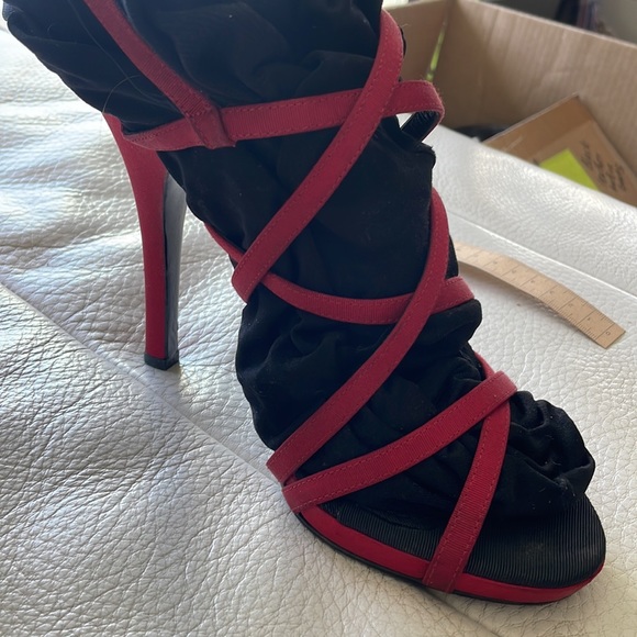 Red Dolce and Gabbana Heels Size 39.5 - Picture 3 of 14